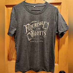 NEW Harry Potter Gray Flourish and Blotts Booksellers Graphic T-Shirt,M